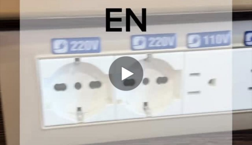 Enchufes en mesitas de noche de cruceros